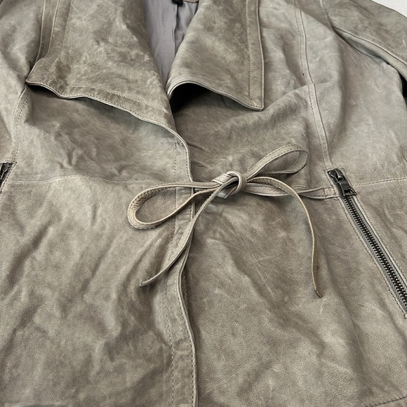 Banana Republic women’s leather jacket, size M, beige/gray - Picture 12 of 12
